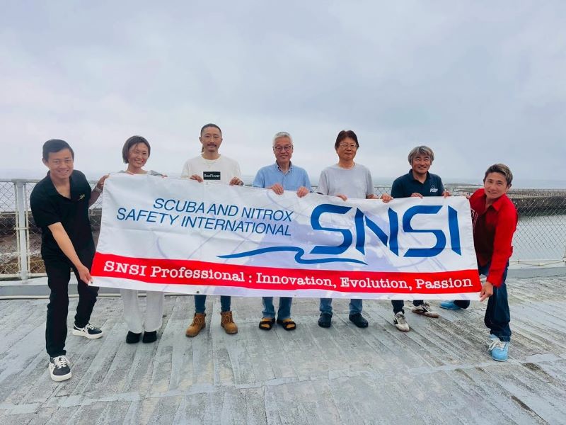 和歌山県田辺市で50代以上の方が参加するダイビングライセンス取得コース受講風景